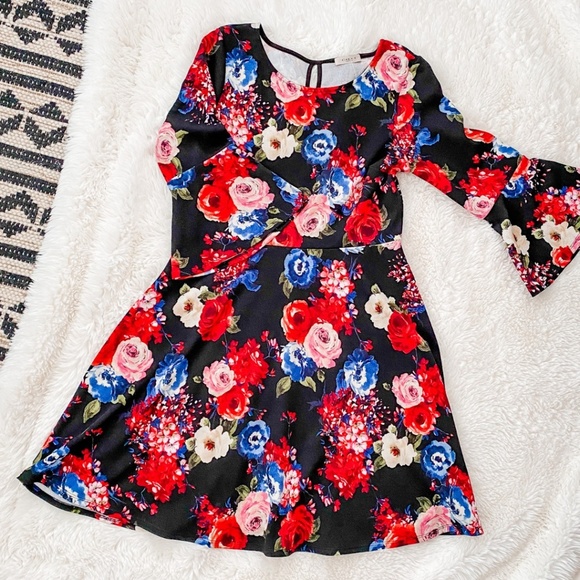 Gilli Dresses & Skirts - Plus Size Floral Print Bell Sleeve Dress, 1X